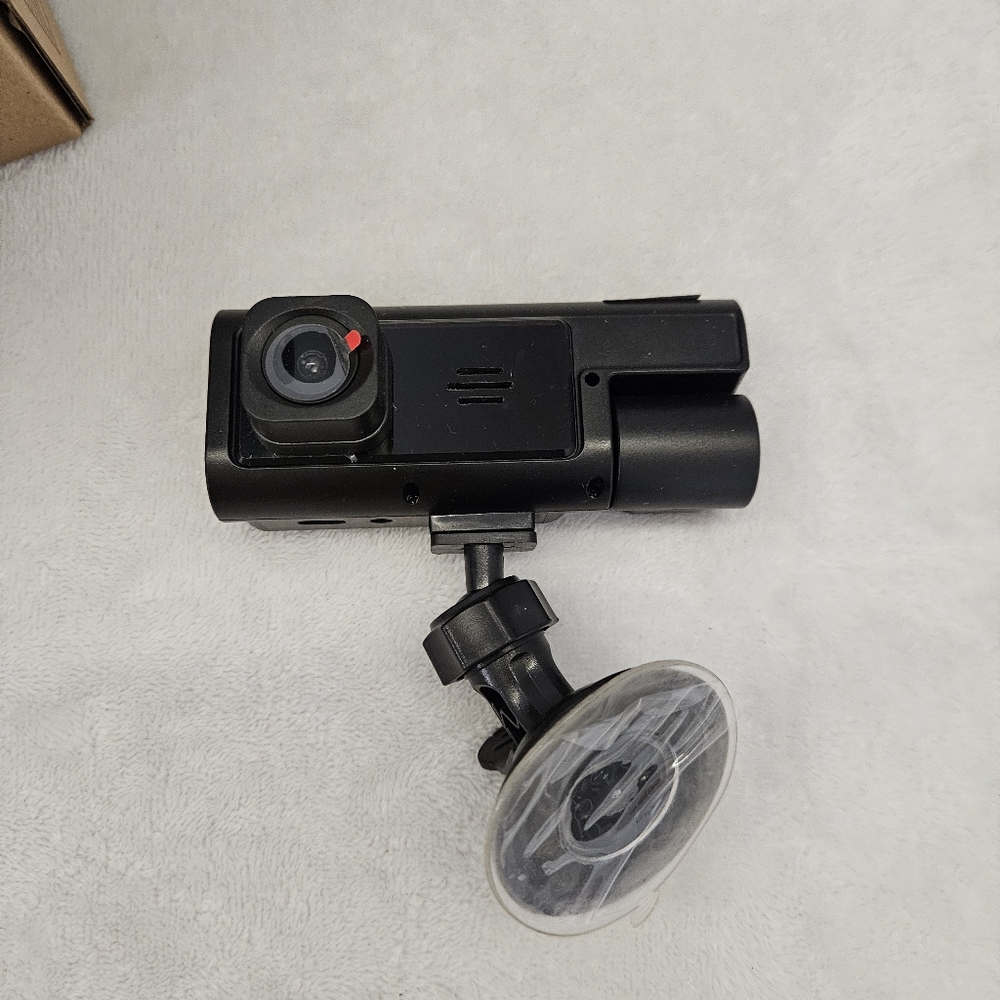 Black Dash Cam with Suction Mount - Picture 10 of 10